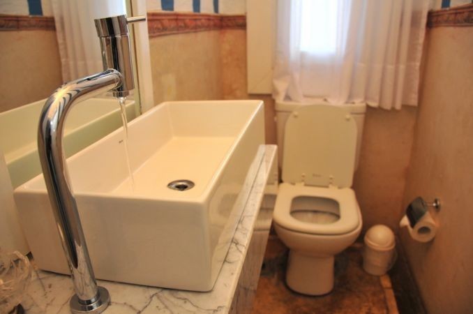 Casa sobre Montoya, La Barra en alquiler y venta a pasitos del agua.