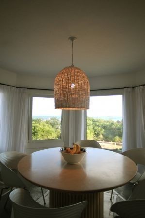 Casa sobre Montoya, La Barra en alquiler y venta a pasitos del agua.