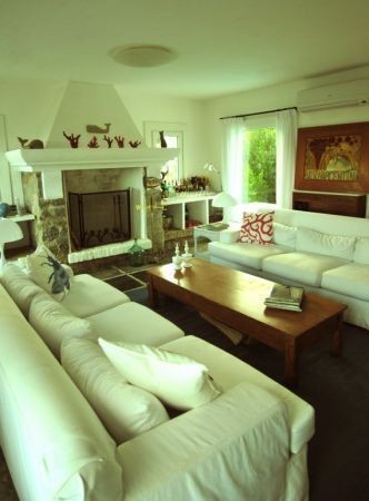 Casa sobre Montoya, La Barra en alquiler y venta a pasitos del agua.