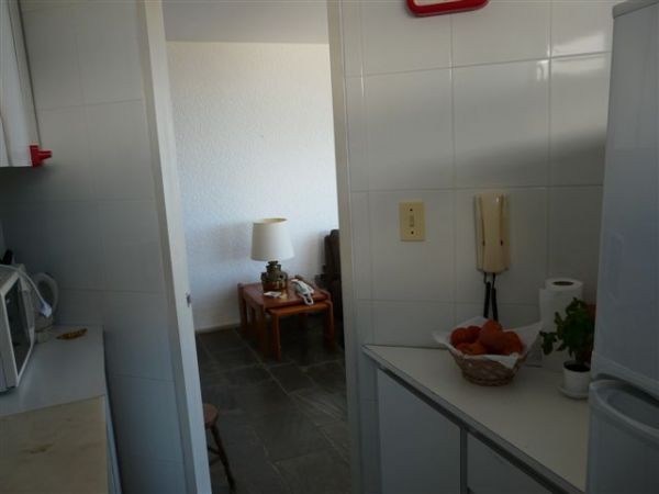 Departamento en alquiler sobre primera linea en Punta Del Este