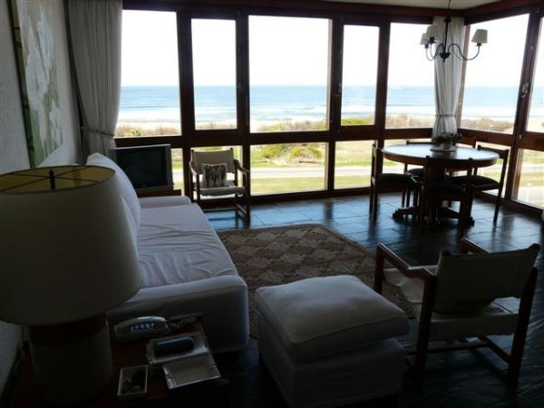 Departamento en alquiler sobre primera linea en Punta Del Este