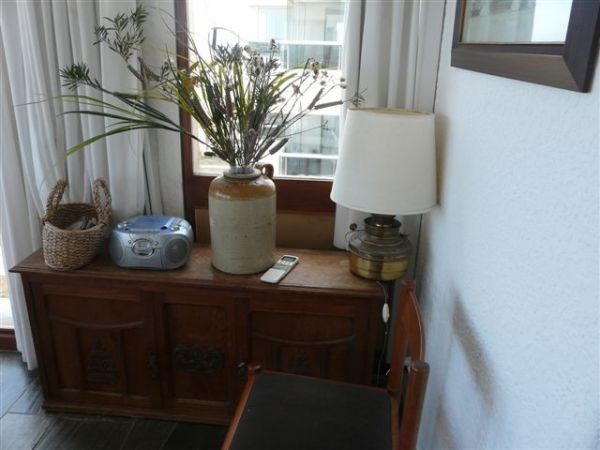 Departamento en alquiler sobre primera linea en Punta Del Este