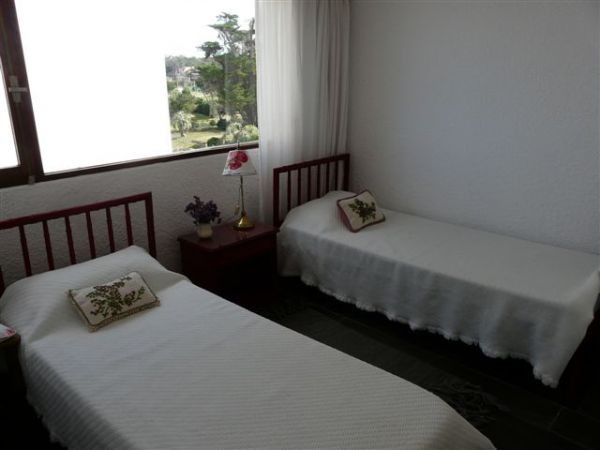 Departamento en alquiler sobre primera linea en Punta Del Este