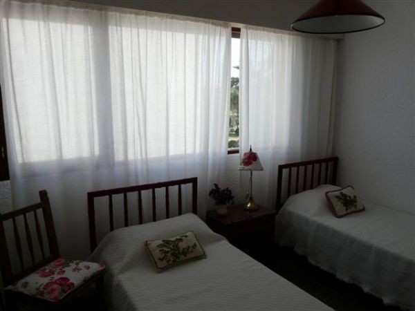 Departamento en alquiler sobre primera linea en Punta Del Este