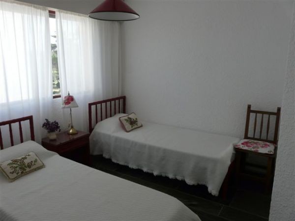Departamento en alquiler sobre primera linea en Punta Del Este