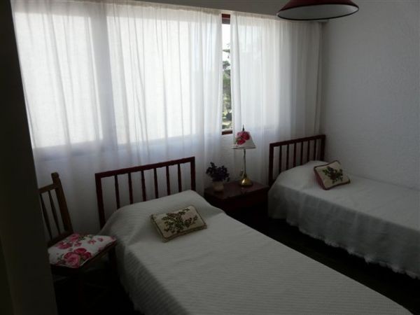Departamento en alquiler sobre primera linea en Punta Del Este