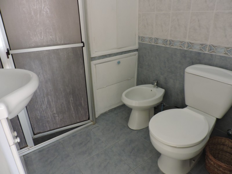 simpatica casa en alquiler de la ruta al mar a una cuadra de Montoya