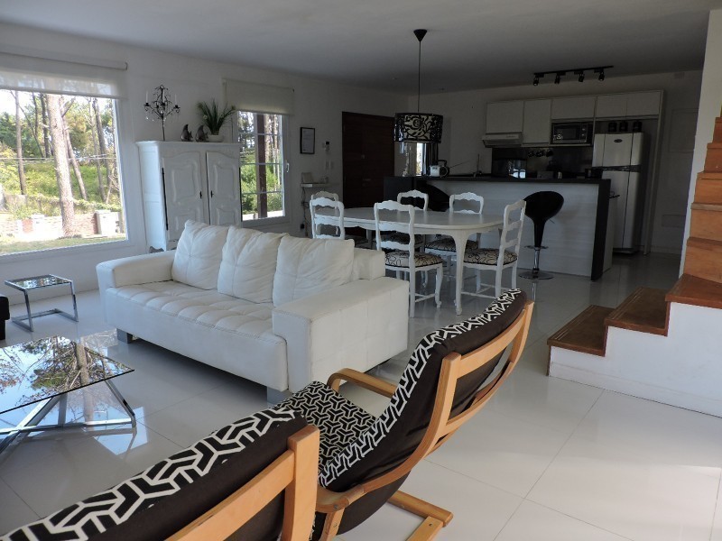 Casa moderna en alquiler en Montoya 