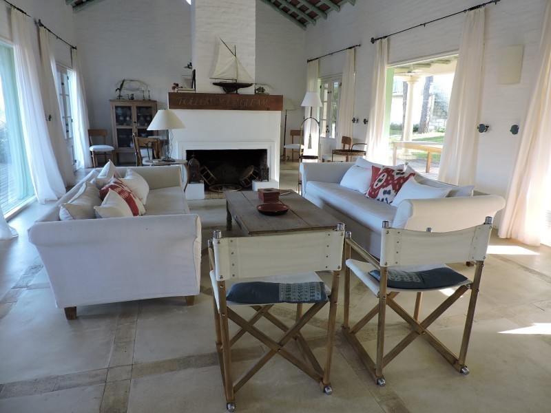 Casa de cinco dormitorios en Laguna Blanca