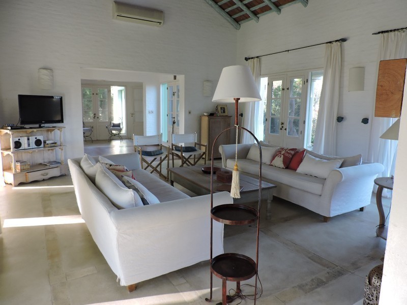 Casa de cinco dormitorios en Laguna Blanca