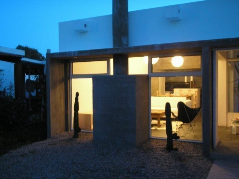 Casa moderna en Manantiales a tres cuadras del mar
