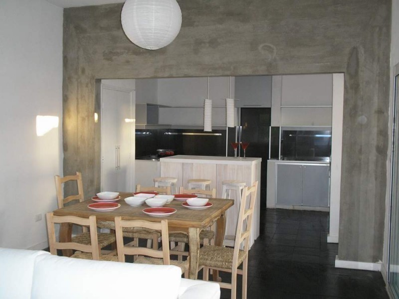 Casa moderna en Manantiales a tres cuadras del mar