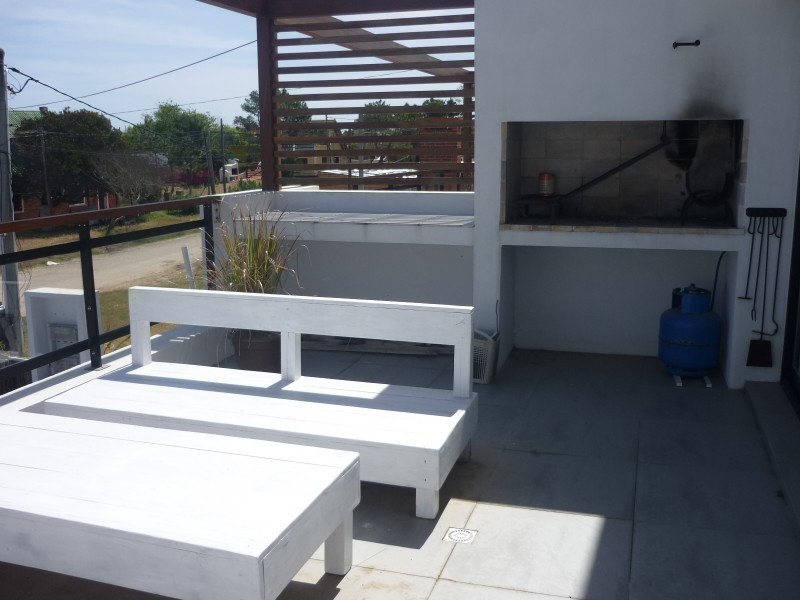 Departamento en alquiler y venta con vista al mar en Manantiales.