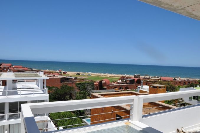 A una cuadra del mar en Manantiales.