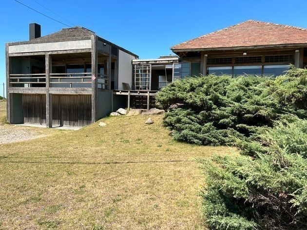 Espectacular casa en alquiler de estilo japonés a metros de la playa, Montoya, La Barra.