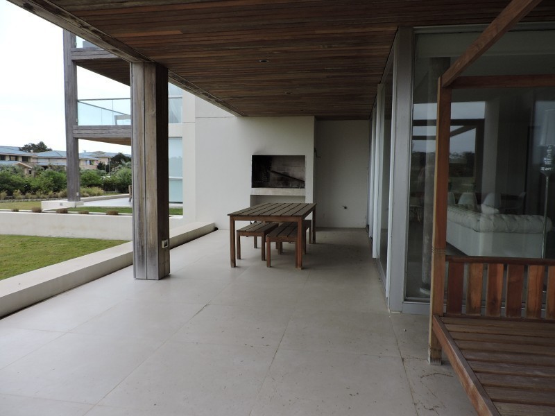 Departamento amplio y luminoso en alquiler próximo a Bikini Beach Manantiales