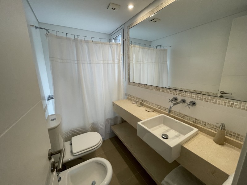 departamento de tres dormitorios en alquiler de la ruta al mar en Manantiales.