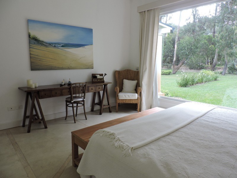 Casa de cinco dormitorios en alquiler en Laguna Blanca