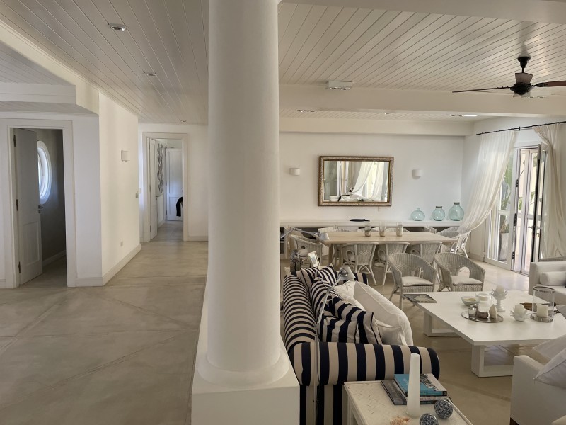 Casa de cinco dormitorios en alquiler en Laguna Blanca