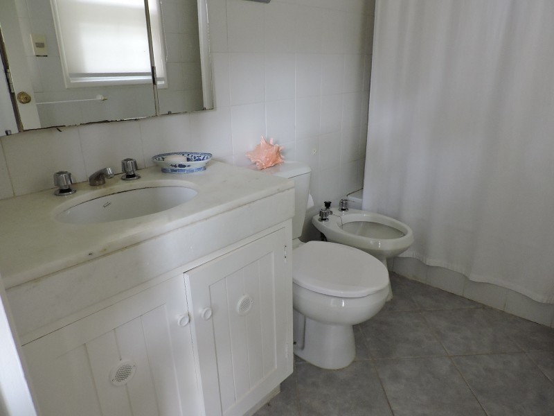 Lindisima casa en Laguna Blanca con cinco dormitorios