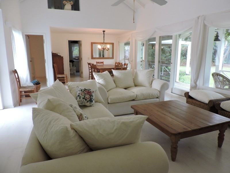 Lindisima casa en Laguna Blanca con cinco dormitorios