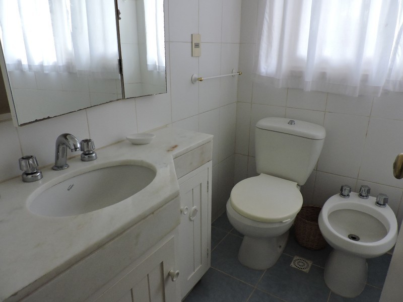 Lindisima casa en Laguna Blanca con cinco dormitorios