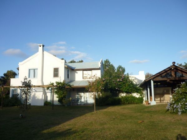 Clásico chalet en alquiler sobre La Barra muy bien ubicado