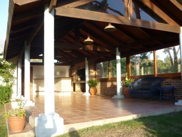 Clásico chalet en alquiler sobre La Barra muy bien ubicado