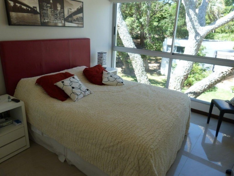 Excelente apartamento dos dormitorios, dos baños con amplias terrazas y vista al mar