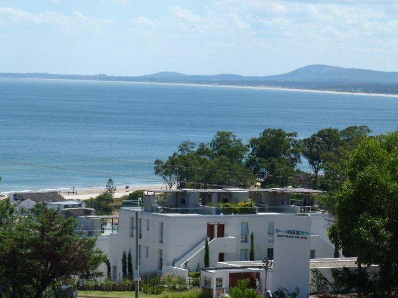 Excelente apartamento dos dormitorios, dos baños con amplias terrazas y vista al mar