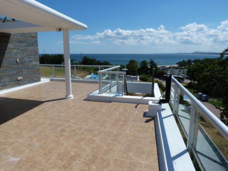 Excelente apartamento dos dormitorios, dos baños con amplias terrazas y vista al mar