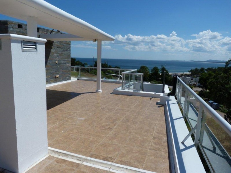 Excelente apartamento dos dormitorios, dos baños con amplias terrazas y vista al mar