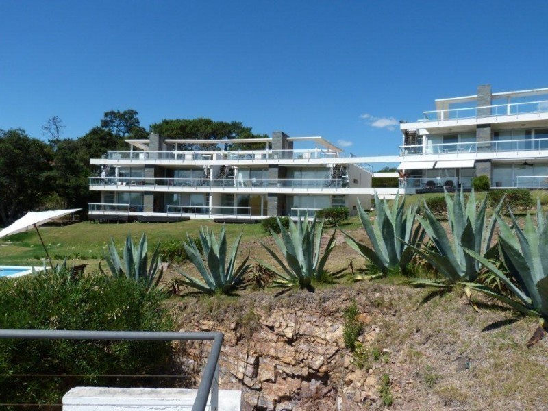 Excelente apartamento dos dormitorios, dos baños con amplias terrazas y vista al mar