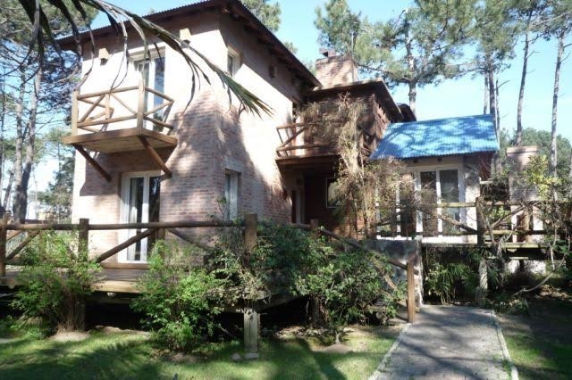 Casa en alquiler en venta en Montoya 