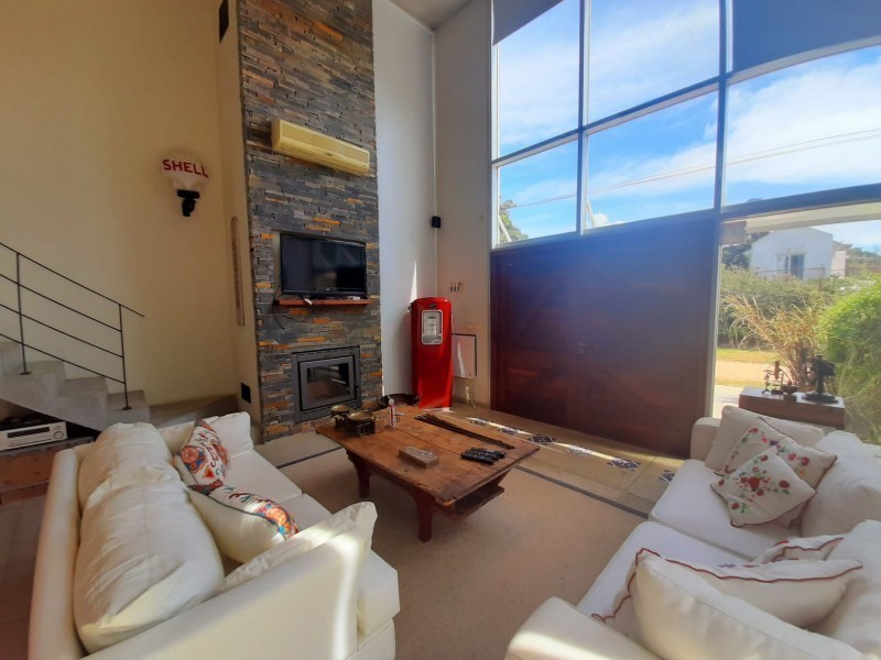 Casa en alquiler en La Barra con piscina 