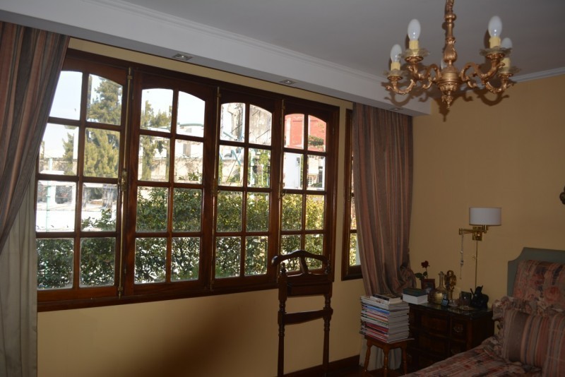 EXCELENTE CASA CON GARAGE - GRAN PLAY ROOM CON PARRILLA