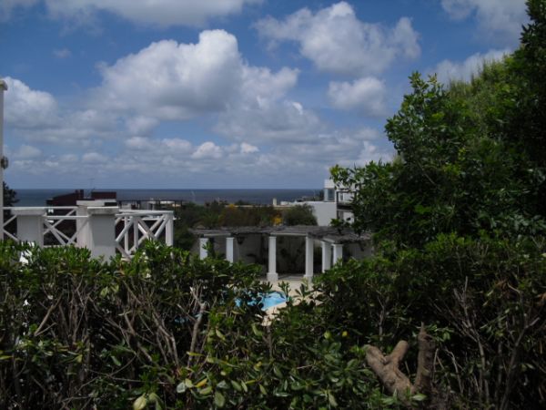 Cálida casa con muy buena vista al mar.
