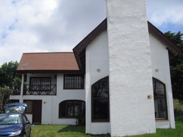 Cálida casa con muy buena vista al mar.