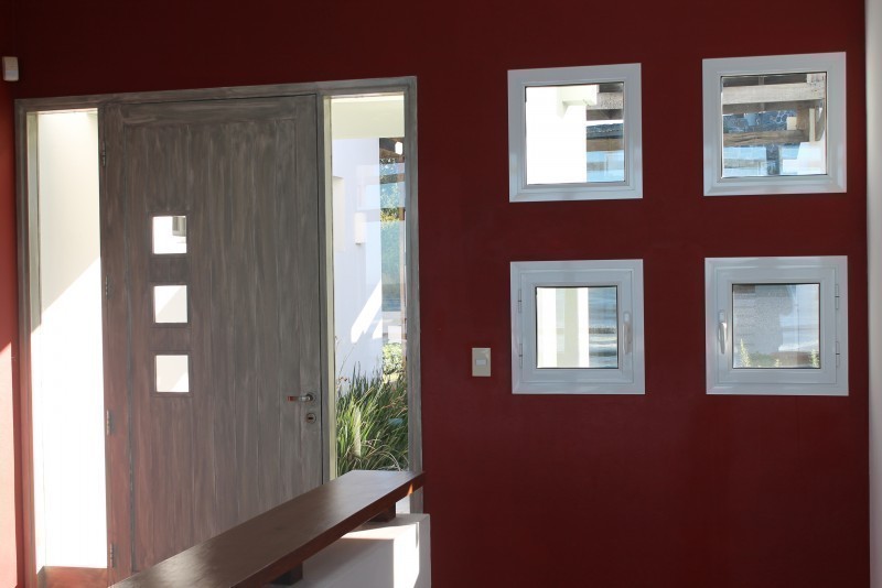 Imperdible casa sobre el agua 