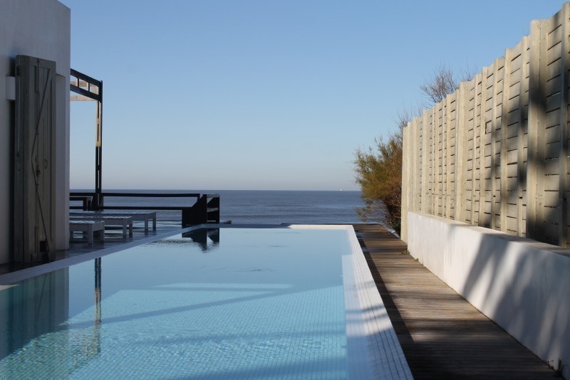 Imperdible casa sobre el agua 