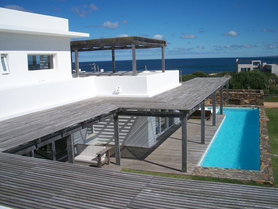 Lindisima casa en el pueblo con vista al mar