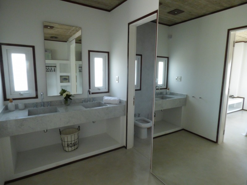 Lindisima casa en el pueblo con vista al mar