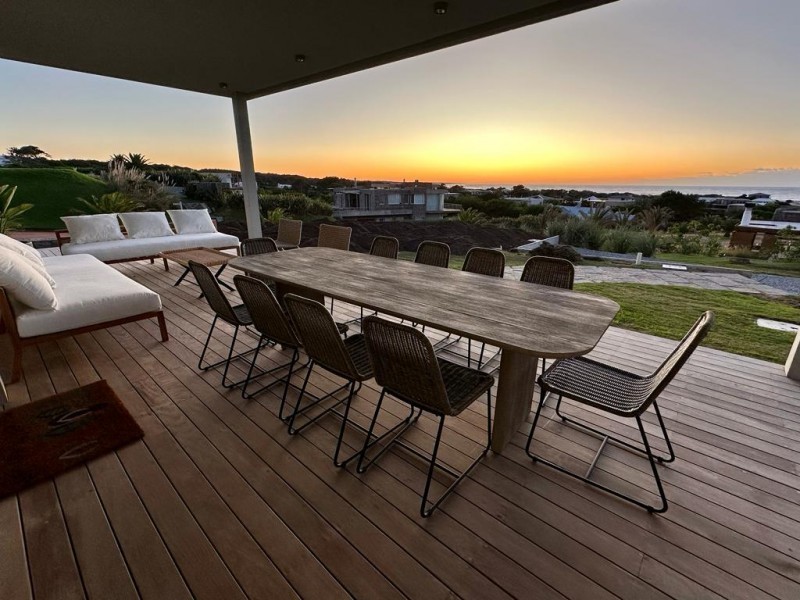 Espectacular Casa con vista en Club de Mar