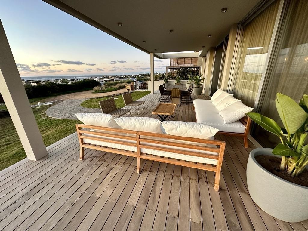 Espectacular Casa con vista en Club de Mar