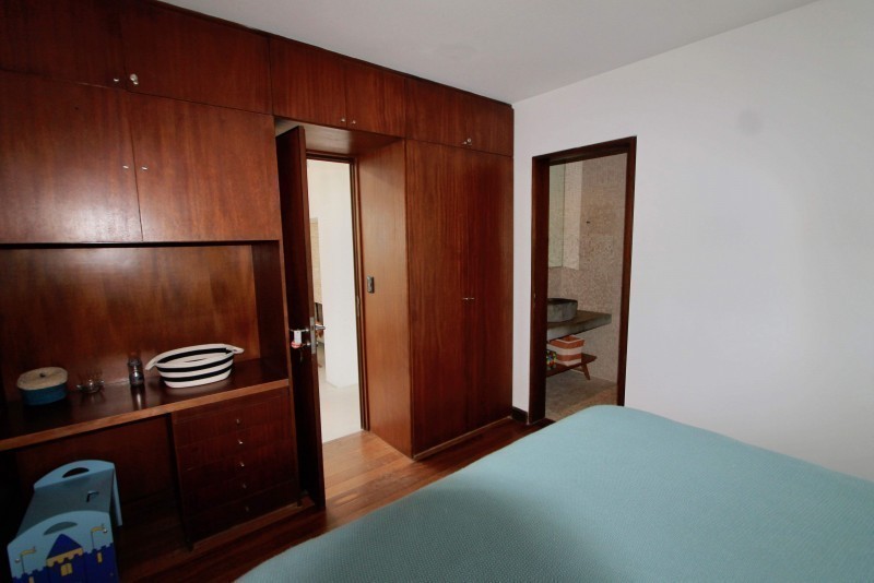 Muy linda casa sobre la laguna de Jose Ignacio