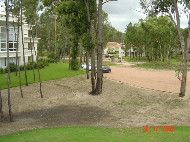 Amplio y cómodo monoambiente dividido con muy buenos servicios