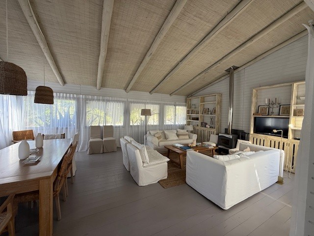 Casa de playa en una planta en Club de Mar