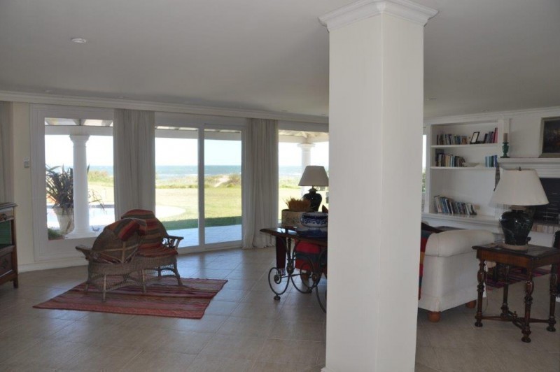 Excelente casa para disfrutar en primera línea de la playa de Solanas