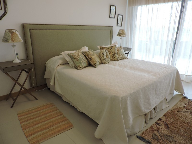 Lindisimo departamento de planta jardin con piscina propia