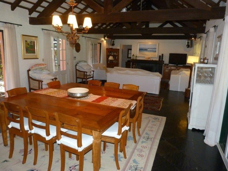 Excelente y confortable casa muy bien equipada con mucho jardín
